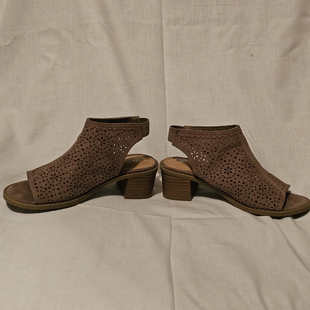 Cute Little Girl Heels